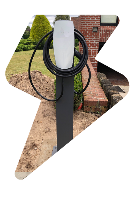 Borne de recharge installée par Renouvelec à Solesmes